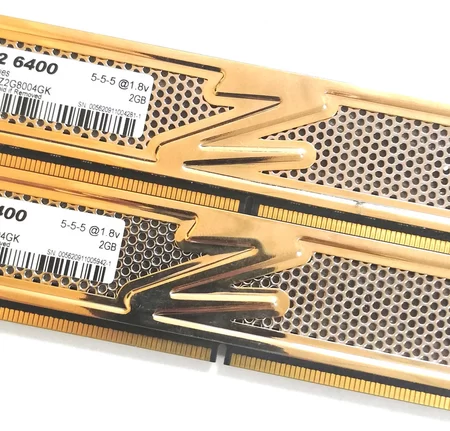 رم DDR2 OCZ Gold Series مدل OCZ2G8004GK ظرفیت 4 گیگابایت